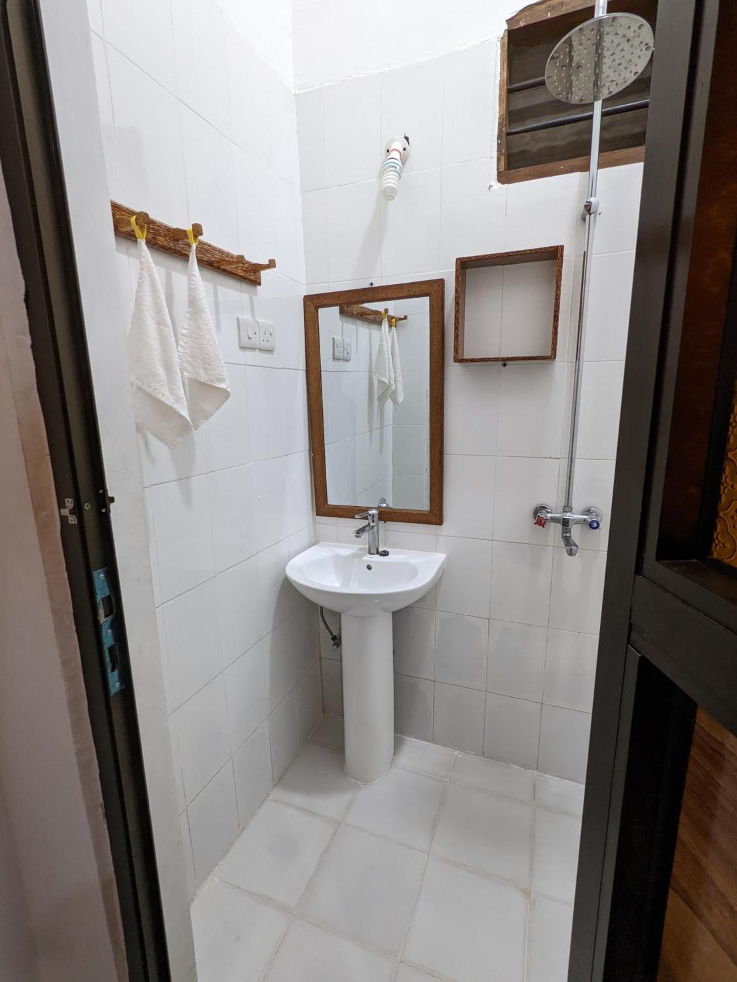 Mkadi Beach House Hotel Nungwi Quarto foto